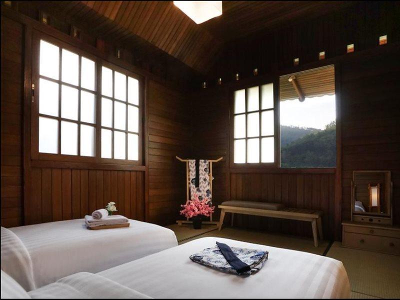 The Onsen Hot Spring Resort Batu  Extérieur photo